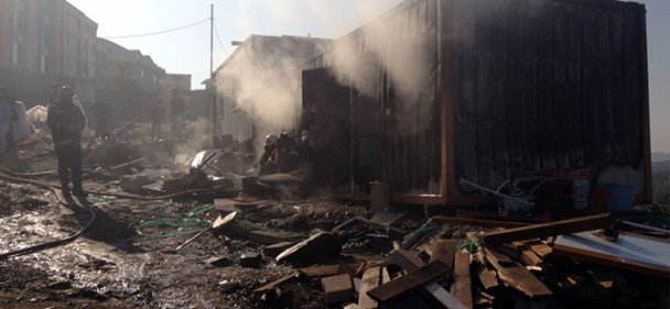 İşçilerin kaldığı prefabrikte YANGIN!