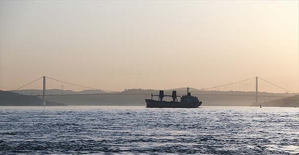 İstanbul Boğazı gemi geçişlerine kapatıldı