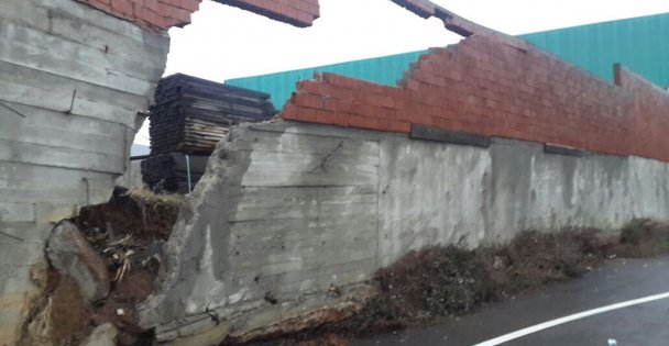 İstinat Duvarı yıkılmak üzere!