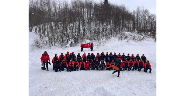 İtfaiye, Kuzuyayla ve Aytepe'de nefes kesen kış tatbikatı yaptı