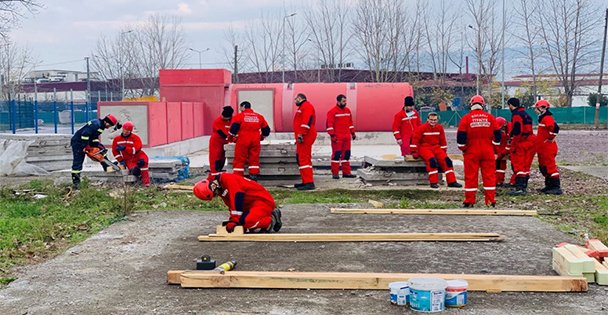 İtfaiye personeline hizmet içi eğitim