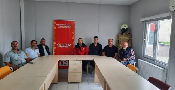 İtfaiyeciler, Asansörden Kurtarma Eğitimi Alıyor