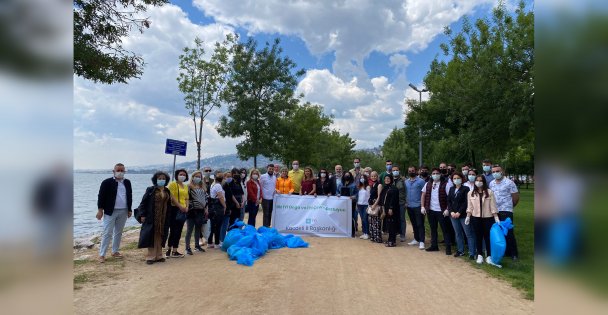 İYİ parti'den Dünya çevre günü'nde temizlik hareketi