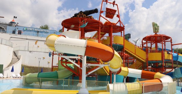 İzmit Belediyesi Aquapark'ı Yeni Sezona Kapılarını Açtı