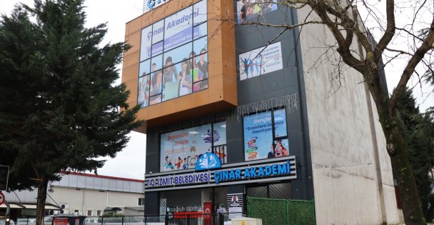 İzmit Belediyesi Çınar Akademi'de Kabul Kurum Sınavı Gerçekleşti