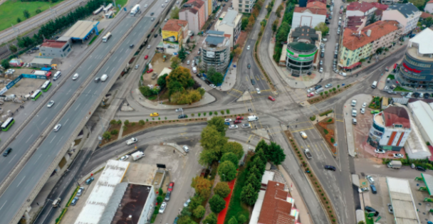 İzmit Demokrasi Bulvarında Baskı Beton Kaldırımları Yapıldı