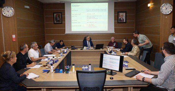 İzmit Tren Garı asansör kulesinde cam montajı tamam
