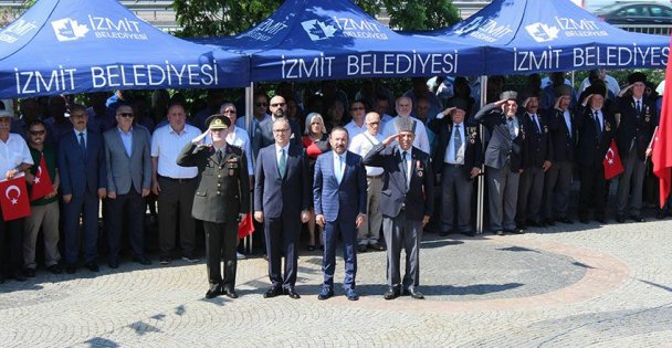İzmit'in kurtuluşunun 96. yılı kutlandı