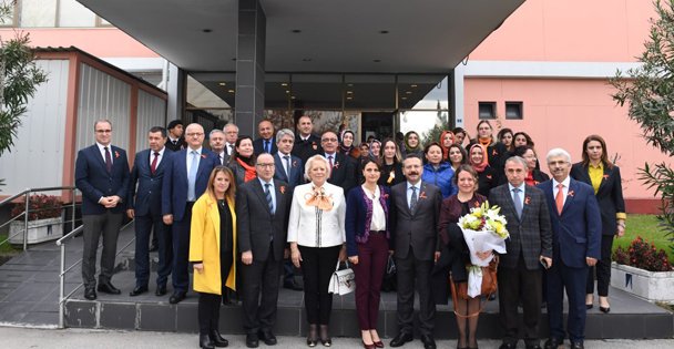 'Kadına Şiddet İnsanlığa İhanettir”