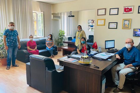 Kadıoğlu'na sağlıkçılardan doğum günü sürprizi