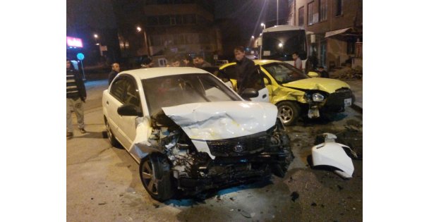 Kafa kafaya çarpıştılar