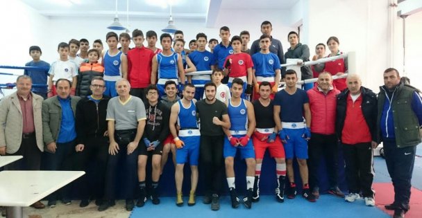Kağıtsporlu Boksörler Sakarya'da Ringe Çıktı
