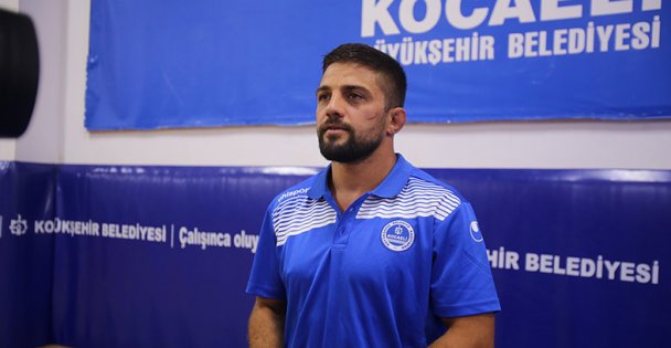 Kağıtsporlu Güreşçiler Ay Yıldızlı Forma İçin Mücadele Etti