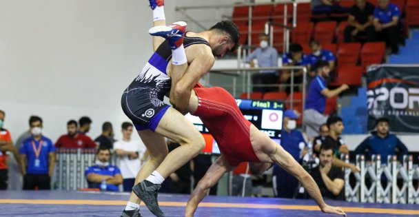 Kağıtsporlu güreşçiler  Süper Ligde mücadele etti