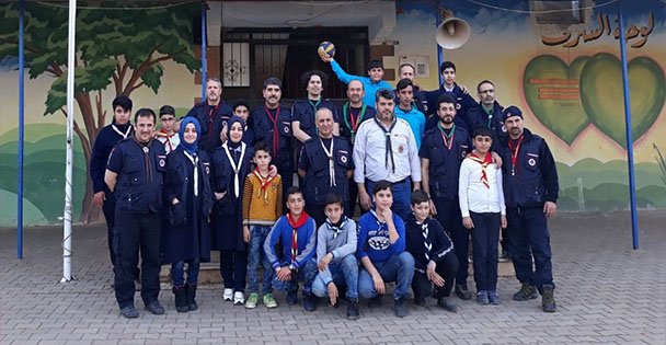 Kağıtsporlu izci liderlerinden anlamlı yardım