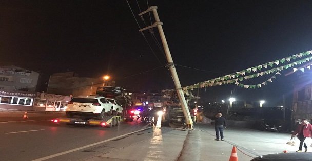 Kamyon Direğe Çarptı Şekerpınarı Enerjisiz Bıraktı