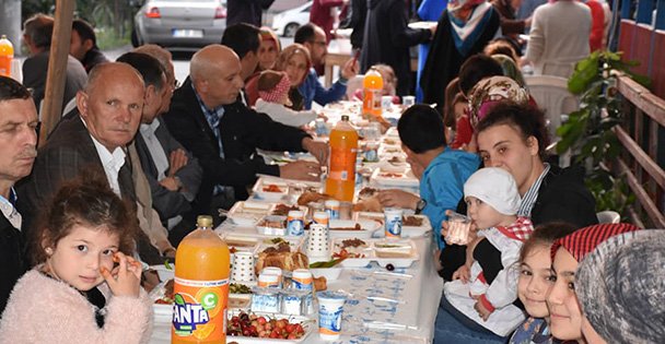 Kandazoğlu torunları iftar sofrasında buluştu