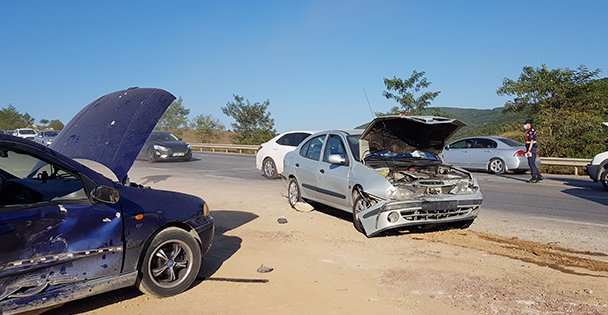 Kandıra yolunda kaza; 2 yaralı