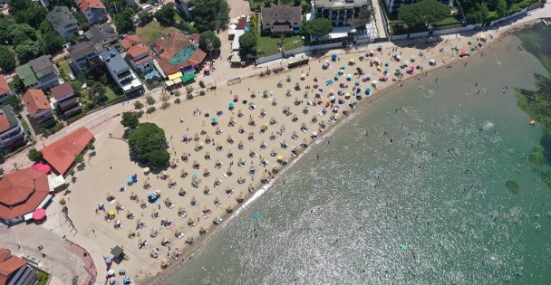 Kandıra'nın Mavi Bayraklı Plajları Tatilcileri Bekliyor