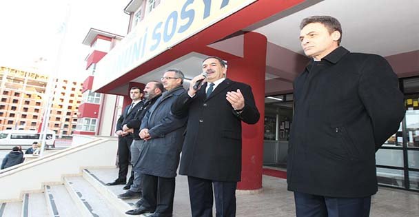 Kanuni Lisesi'ne konuk oldu