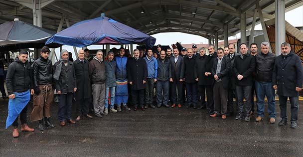 Kapalı pazarda tezgahlar açıldı