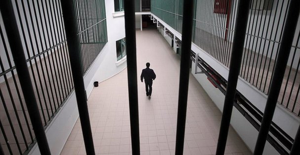 Kapalıdan açık cezaevine ayrılma şartları da değişti