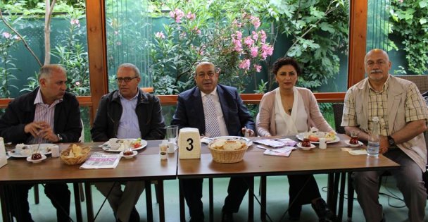 Kaplan: '2 vekil çıkaracağız”