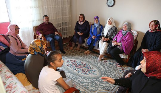 Karabacak kapı kapı geziyor