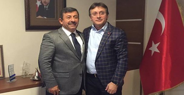 Karabacak'dan Demirci'ye jest
