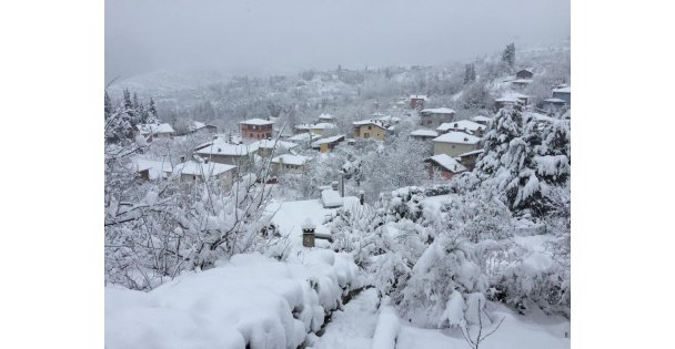 Karamürsel'de kar ulaşımı aksattı