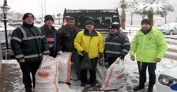 Karamürsel'de yaban hayvanları için doğaya yem bırakıldı