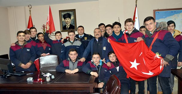 Karamürselli Öğrencilerden Polis ve Jandarmaya Ziyaret