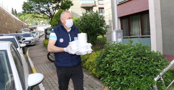 Karantinadaki ailelere gıda yardımı Büyükşehir'den