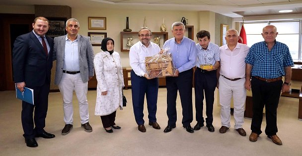 Karaosmanoğlu, Artvinlileri konuk etti