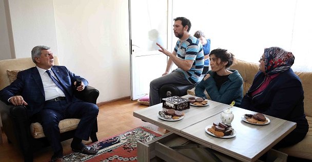 Karaosmanoğlu, ‘'Dertlere derman oluyoruz''