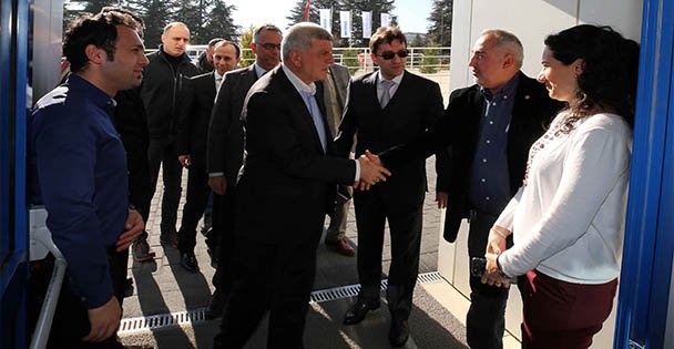 Karaosmanoğlu,  Sandoz Fabrikasını Gezdi