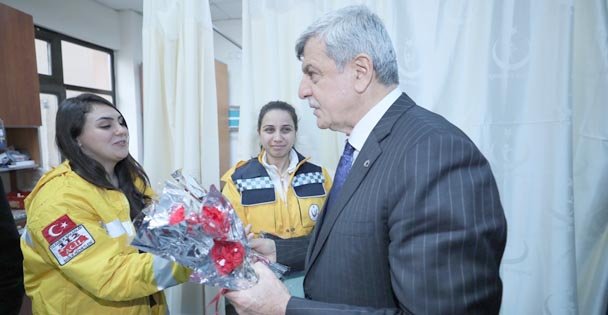 Karaosmanoğlu'ndan 8 Mart kutlaması
