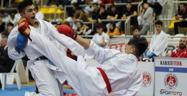 KARATE ŞAMPİYONASI KOCAELİ'DE TAMAMLANDI