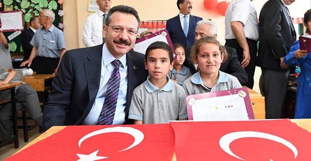 Karneler Vali Aksoy'dan