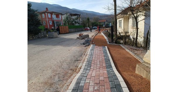 Kartepe Derbent Fatih Caddesinde  Kaldırım Yapımına Başlandı