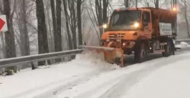 Kartepe Kar Yağışıyla Beyaza Büründü