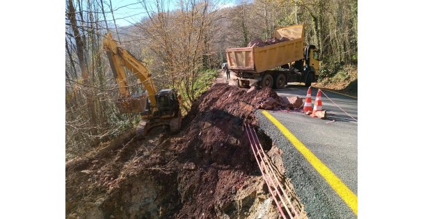 Kartepe Maşukiyede Meydana Gelen Heyelana Acil Müdahale Edildi