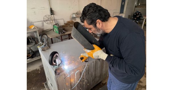 Kartepede eskiyen çöp konteynerleri onarılarak yeniden kullanıma sunuluyor