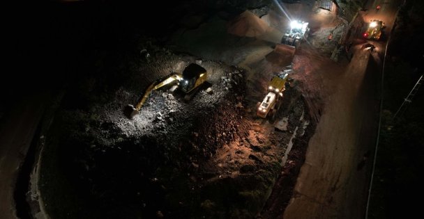 Kartepe'de sel sonrası yol yeniden ulaşıma açıldı