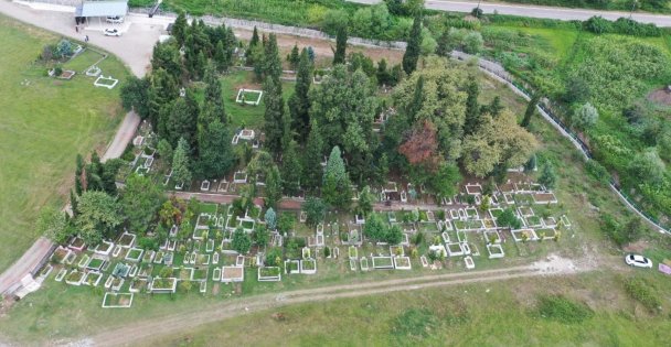 KARTEPE'DE TÜM MEZARLIKLARA ÖZEL BAKIM