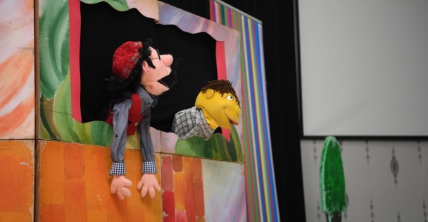 KARTEPELİ MİNİKLER KUKLA TİYATROSUNU ÇOK BEĞENDİ