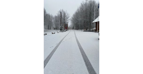 Kartepe'ye lapa lapa kar yağıyor
