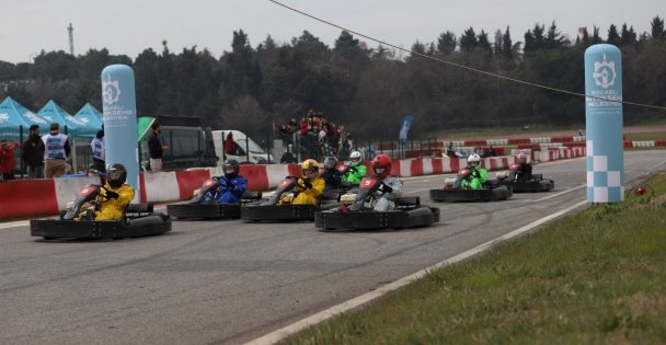 Karting Turnuvası'nda Kupalar Sahiplerini Buldu