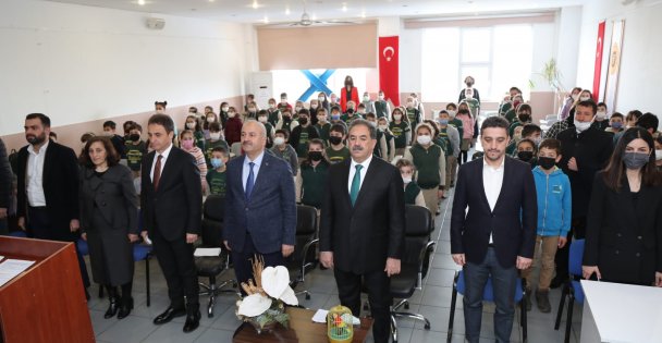 Kaymakam Güler ve Başkan Büyükgöz  Bayrak Töreninde