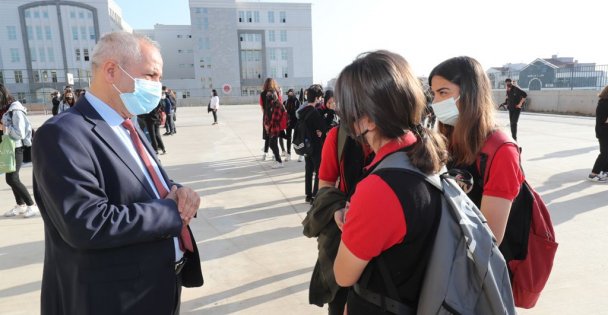 Kaymakam Güler ve Başkan Büyükgöz Bayrak Törenine Katıldı